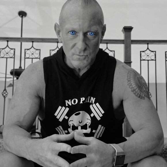 GIVEAWAY TIME @mckjenx Winners Choice- Cosmetic Item, Jewelry, or Bag Charm - Picture 9 of 12